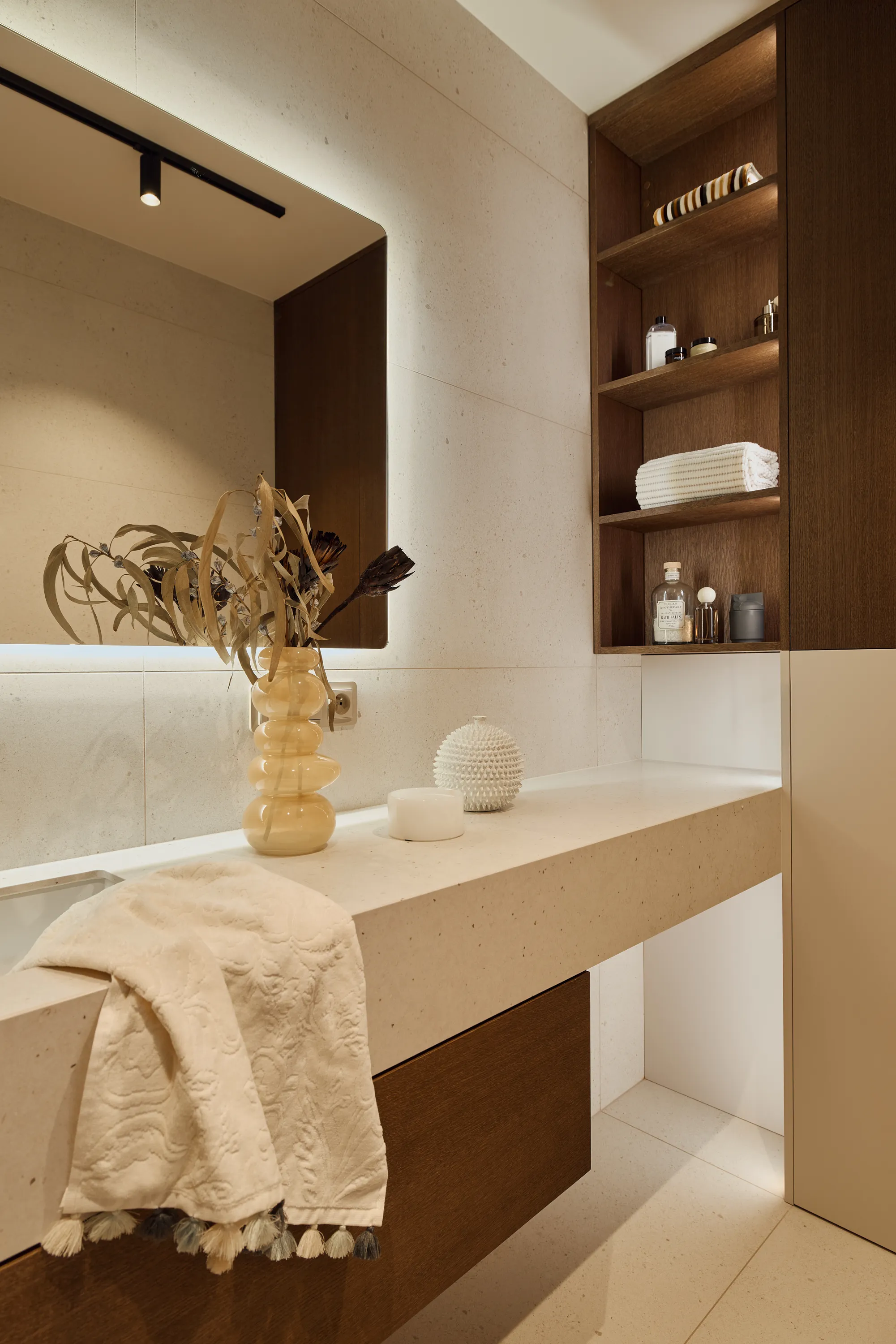 The Brown Oak Kitchen — view 10